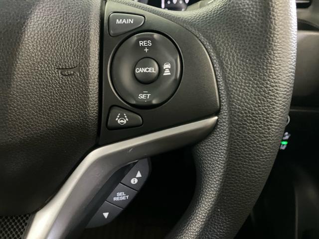 【ＡＣＣ〈アダプティブ・クルーズ・コントロール〉】アクセルペダルを踏まずに設定した車速を保つクルーズコントロールに、前走車を検知する機能を追加。車速と車間を適切に制御することを支援します。