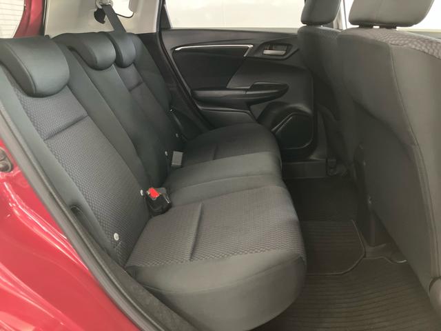 【後席スペース】リアシートの足元広々です。ゆったり空間でロングドライブも快適です！
