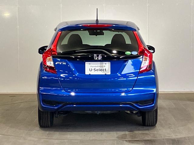 エンジンルーム・足まわり・下まわり・等の点検等「Ｈホンダ中古車商品化整備基準に基づいた点検整備に加え、エアコンの効き具合、パワーウインドウ・パワードアロックの作動確認など、徹底チェックを行います。