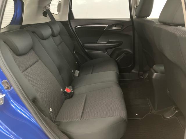 【後席スペース】リアシートの足元広々です。ゆったり空間でロングドライブも快適です！