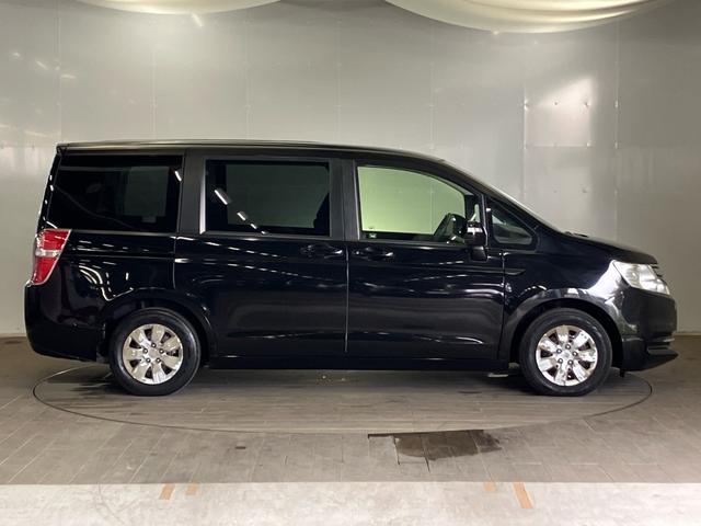 外装には使用に伴う凹み傷、線キズがございます。室内は比較的綺麗な状態で、ミニバンを価格重視でお探しの方にお勧めのお車です！