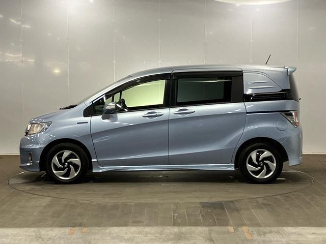 フリードスパイクハイブリッド ジャストセレクション　禁煙　純正ナビ　弊社下取りワンオーナー車　後期モデル　両側電動スライドドア　リアカメラ　スマートキー　クルーズコントロール　Ｂｌｕｅｔｏｏｔｈ　地デジ　ＣＤ／ＤＶＤ　横滑り防止装置　ＨＩＤ　ＥＴＣ（6枚目）