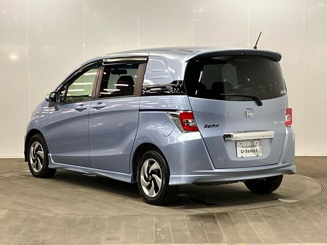 フリードスパイクハイブリッド ジャストセレクション　禁煙　純正ナビ　弊社下取りワンオーナー車　後期モデル　両側電動スライドドア　リアカメラ　スマートキー　クルーズコントロール　Ｂｌｕｅｔｏｏｔｈ　地デジ　ＣＤ／ＤＶＤ　横滑り防止装置　ＨＩＤ　ＥＴＣ（9枚目）