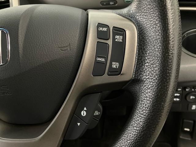 フリードスパイクハイブリッド ジャストセレクション　禁煙　純正ナビ　弊社下取りワンオーナー車　後期モデル　両側電動スライドドア　リアカメラ　スマートキー　クルーズコントロール　Ｂｌｕｅｔｏｏｔｈ　地デジ　ＣＤ／ＤＶＤ　横滑り防止装置　ＨＩＤ　ＥＴＣ（14枚目）