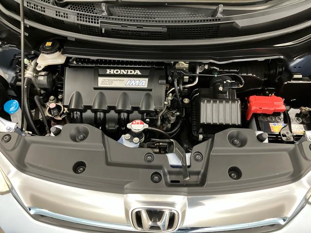 フリードスパイクハイブリッド ジャストセレクション　禁煙　純正ナビ　弊社下取りワンオーナー車　後期モデル　両側電動スライドドア　リアカメラ　スマートキー　クルーズコントロール　Ｂｌｕｅｔｏｏｔｈ　地デジ　ＣＤ／ＤＶＤ　横滑り防止装置　ＨＩＤ　ＥＴＣ（30枚目）