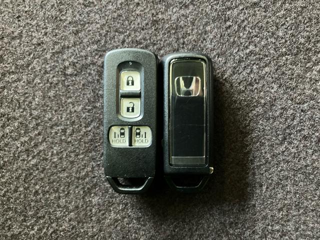 N-BOXカスタム G・EXターボホンダセンシング 純正8intナビ Rカメラ 無限フルエアロ 無限アルミ センシング 両側電動ドア スマートキー 弊社下取り車 Bluetooth USB ミュージックサーバー ETC 追突被害軽減ブレーキ ACC(18枚目)