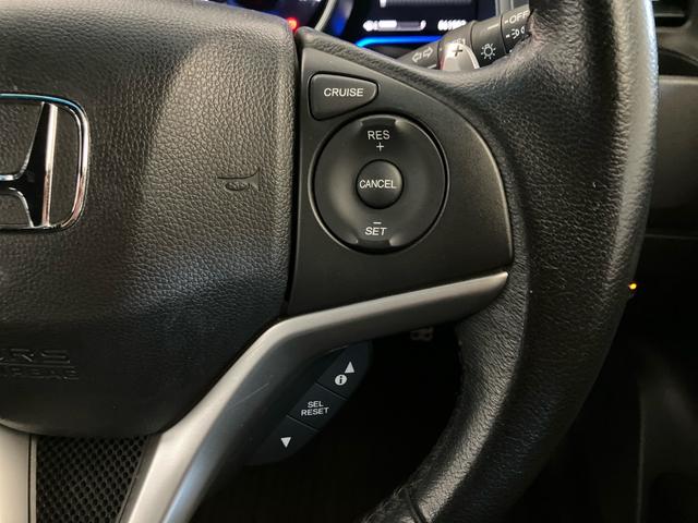 フィットハイブリッド Ｓパッケージ　禁煙　４ＷＤ　純正メモリーナビ　リアカメラ　あんしんパッケージ　追突被害軽減ブレーキ　サイドカーテンエアバック　スマートキー　弊社下取り　Ｂｌｕｅｔｏｏｔｈ　ＵＳＢ　ＨＤＭＩ　フルセグ　ＬＥＤ　ＥＴＣ（12枚目）