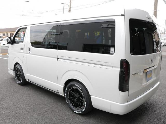 ハイエースワゴン オリジナルフロントスポイラーオリジナルオーバーフェンダーオリジナル17インチアルミナスカー17インチタイヤオリジナルLEDテールアルパイン11インチナビ12.8フリップダウンETC2.0HDMI装備(8枚目)