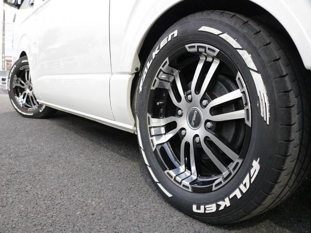 ハイエースワゴン 　Ｖｅｒ１シートアレンジ施工オリジナルフロントスポイラーオリジナルオーバーフェンダーオリジナル１７インチアルミオリジナルＬＥＤテールアルパインＢＩＧ－Ｘ１１インチナビアルパインフリップダウンモニター装備（4枚目）