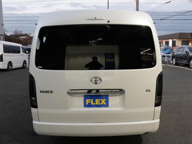 ハイエースワゴン 　Ｖｅｒ１シートアレンジ施工オリジナルフロントスポイラーオリジナルオーバーフェンダーオリジナル１７インチアルミオリジナルＬＥＤテールアルパインＢＩＧ－Ｘ１１インチナビアルパインフリップダウンモニター装備（6枚目）