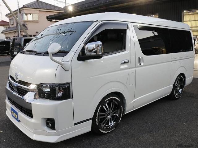 ハイエースワゴン 　Ｖｅｒ１シートアレンジ施工オリジナルフロントスポイラーオリジナルオーバーフェンダーオリジナル１７インチアルミオリジナルＬＥＤテールアルパインＢＩＧ－Ｘ１１インチナビアルパインフリップダウンモニター装備（7枚目）