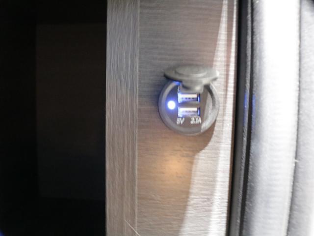 ハイエースワゴン 　Ｖｅｒ１シートアレンジ施工オリジナルフロントスポイラーオリジナルオーバーフェンダーオリジナル１７インチアルミオリジナルＬＥＤテールアルパインＢＩＧ－Ｘ１１インチナビアルパインフリップダウンモニター装備（28枚目）