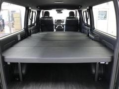新車ハイエースＶダークプライムＩＩ２８００ディーゼル４ＷＤアルパイン１１インチナビ床張りベットＫＩＴ装備！！人気のブラックエディションアウトドアに最適な１台完成！！ 4