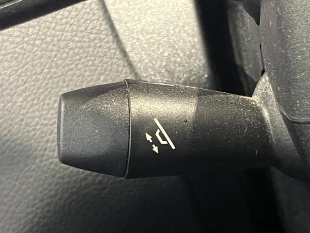 Ｃクラス Ｃ２００アバンギャルド　ＡＭＧライン　黒革　ＢＳＭ　純正ナビ（Ｂｌｕｅｔｏｏｔｈ／ＣａｒＰｌａｙ／フルセグ）　衝突被害軽減システム　バックカメラ　ＡＣＣ　ＬＫＡ　パーキングアシスト　パワーシート　シートヒーター　エアサスペンション（18枚目）