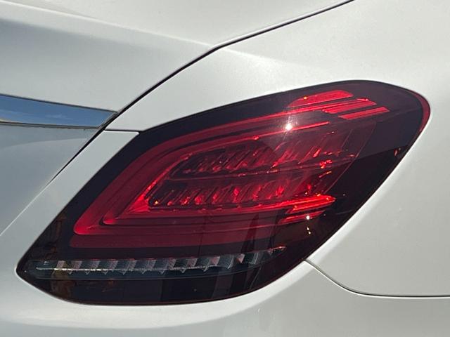 Ｃクラス Ｃ２００アバンギャルド　ＡＭＧライン　黒革　ＢＳＭ　純正ナビ（Ｂｌｕｅｔｏｏｔｈ／ＣａｒＰｌａｙ／フルセグ）　衝突被害軽減システム　バックカメラ　ＡＣＣ　ＬＫＡ　パーキングアシスト　パワーシート　シートヒーター　エアサスペンション（50枚目）