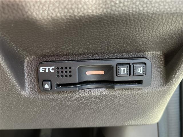 フリード G・ホンダセンシング 社外7型SDナビ(フルセグTV/CD/DVD/BT) バックカメラ ホンダセンシング レーダークルコン 両側パワスラ 前後ドラレコ ETC 純正LEDヘッドライト 純正フロアマット スマートキー(9枚目)