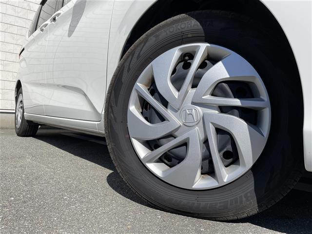 フリード G・ホンダセンシング 社外7型SDナビ(フルセグTV/CD/DVD/BT) バックカメラ ホンダセンシング レーダークルコン 両側パワスラ 前後ドラレコ ETC 純正LEDヘッドライト 純正フロアマット スマートキー(17枚目)