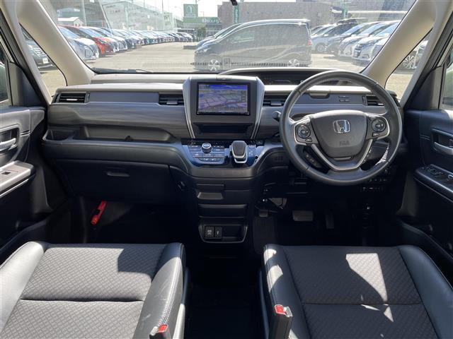 フリードハイブリッド ハイブリッド・Gホンダセンシング 社外8型SDナビ(フルセグTV/CD/DVD/BT) ホンダセンシング フリップダウンモニター 両側パワスラ クルコン ドラレコ ETC シートヒーター USB 純正LED 純正アルミホイール(3枚目)