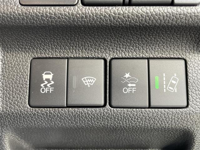 フリードハイブリッド ハイブリッド・Gホンダセンシング 社外8型SDナビ(フルセグTV/CD/DVD/BT) ホンダセンシング フリップダウンモニター 両側パワスラ クルコン ドラレコ ETC シートヒーター USB 純正LED 純正アルミホイール(6枚目)