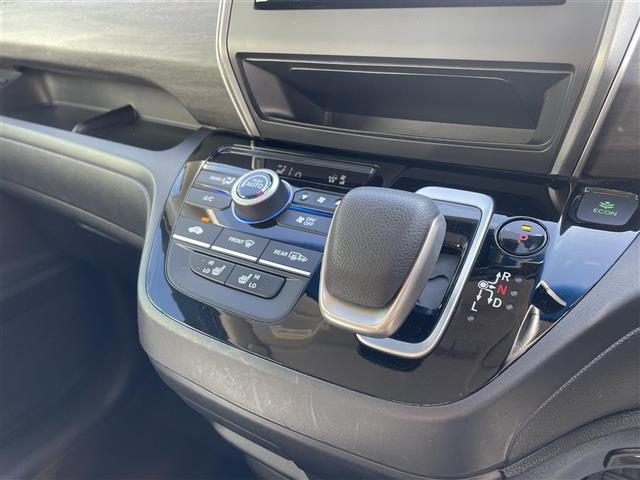 フリードハイブリッド ハイブリッド・Gホンダセンシング 社外8型SDナビ(フルセグTV/CD/DVD/BT) ホンダセンシング フリップダウンモニター 両側パワスラ クルコン ドラレコ ETC シートヒーター USB 純正LED 純正アルミホイール(11枚目)