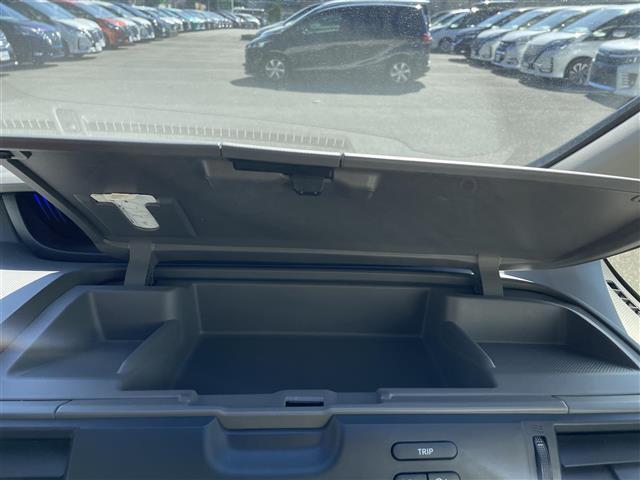 フリードハイブリッド ハイブリッド・Gホンダセンシング 社外8型SDナビ(フルセグTV/CD/DVD/BT) ホンダセンシング フリップダウンモニター 両側パワスラ クルコン ドラレコ ETC シートヒーター USB 純正LED 純正アルミホイール(31枚目)