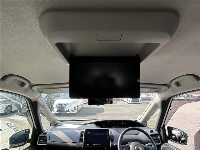 セレナ ハイウェイスターV 純正10型SDナビ(フルセグTV・CD・DVD・BT) アラウンドビューモニター プロパイロット エマージェンシーブレーキ コーナーセンサー BSM 両側パワスラ 純正前後ドラレコ ETC(7枚目)