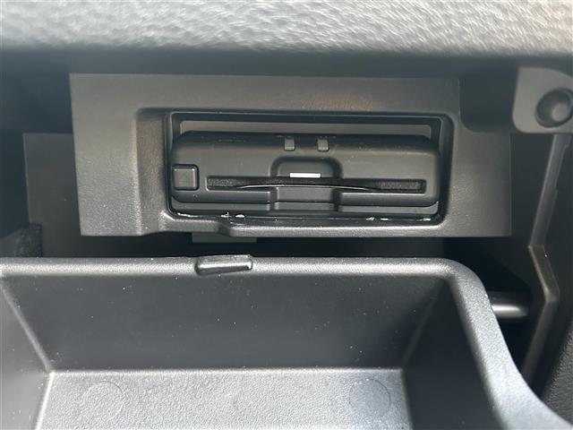 セレナ ハイウェイスターV 純正10型SDナビ(フルセグTV・CD・DVD・BT) アラウンドビューモニター プロパイロット エマージェンシーブレーキ コーナーセンサー BSM 両側パワスラ 純正前後ドラレコ ETC(9枚目)