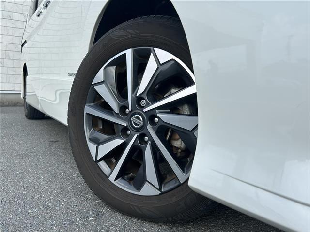 セレナ ハイウェイスターV 純正10型SDナビ(フルセグTV・CD・DVD・BT) アラウンドビューモニター プロパイロット エマージェンシーブレーキ コーナーセンサー BSM 両側パワスラ 純正前後ドラレコ ETC(17枚目)