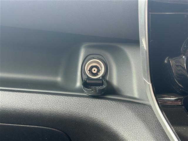 セレナ ハイウェイスターV 純正10型SDナビ(フルセグTV・CD・DVD・BT) アラウンドビューモニター プロパイロット エマージェンシーブレーキ コーナーセンサー BSM 両側パワスラ 純正前後ドラレコ ETC(29枚目)