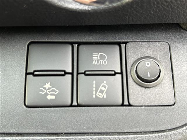 シエンタ ハイブリッドＧ　クエロ　純正９型ＳＤナビ（フルセグＴＶ／ＣＤ／ＤＶＤ／ＢＴ）　バックカメラ　トヨタセーフティ　コーナーセンサー　両側パワスラ　クルコン　ドラレコ２．０　ＥＴＣ　ＵＳＢ　ＨＤＭＩ　純正ＬＥＤ　プッシュスタート（6枚目）