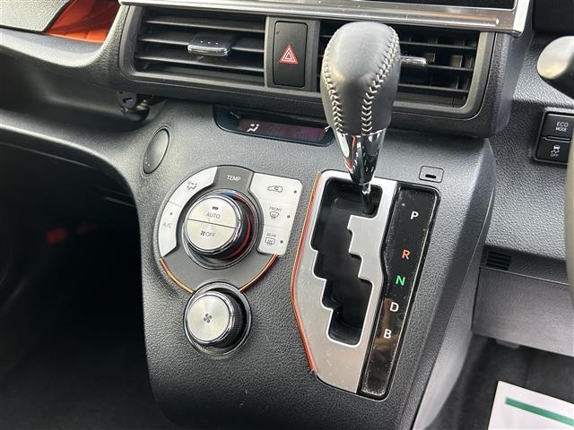 シエンタ ハイブリッドＧ　クエロ　純正９型ＳＤナビ（フルセグＴＶ／ＣＤ／ＤＶＤ／ＢＴ）　バックカメラ　トヨタセーフティ　コーナーセンサー　両側パワスラ　クルコン　ドラレコ２．０　ＥＴＣ　ＵＳＢ　ＨＤＭＩ　純正ＬＥＤ　プッシュスタート（11枚目）