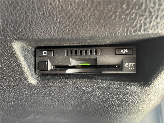 シエンタ ハイブリッドG クエロ 純正9型SDナビ【フルセグTV・CD・DVD・BT】 全方位バックカメラ トヨタセーフティー コーナーセンサー 両側パワスラ クルーズコントロール ドライブレコーダー【前後】 ETC USBポート 純(9枚目)