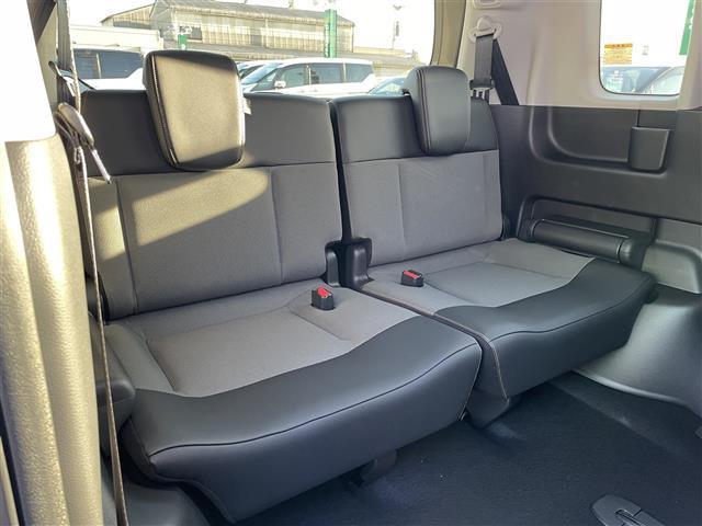 フリード ｅ：ＨＥＶクロスター　登録済み未使用車　純正９型メモリーナビ（フルセグＴＶ・ＢＴ）　バックカメラ　ホンダセンシング　コーナーセンサー　ＢＳＭ　両側パワスラ　シートヒーター　リヤクーラー　ＵＳＢポート　純正ＬＥＤ・アルミ（15枚目）