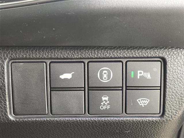 ヴェゼル ｅ：ＨＥＶ　Ｚ　純正９型ディスプレイオーディオ【ナビ・ＢＴ・フルセグＴＶ】　バックカメラ　ホンダセンシング　コーナーセンサー　ＭＴモード付ＡＴ　ブラインドスポット　レーダークルコン　社外ドライブレコーダー前後　シート（4枚目）