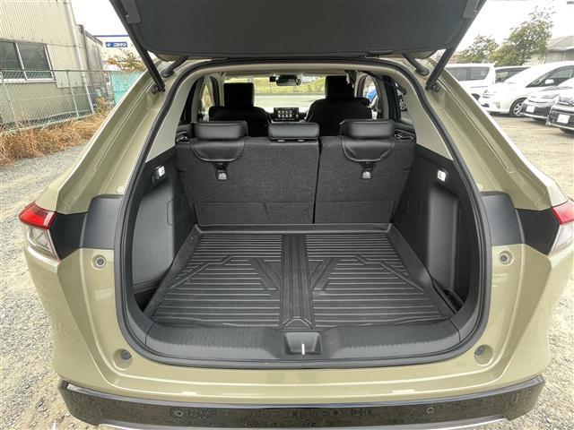 ヴェゼル ｅ：ＨＥＶ　Ｚ　純正９型ディスプレイオーディオ【ナビ・ＢＴ・フルセグＴＶ】　バックカメラ　ホンダセンシング　コーナーセンサー　ＭＴモード付ＡＴ　ブラインドスポット　レーダークルコン　社外ドライブレコーダー前後　シート（12枚目）