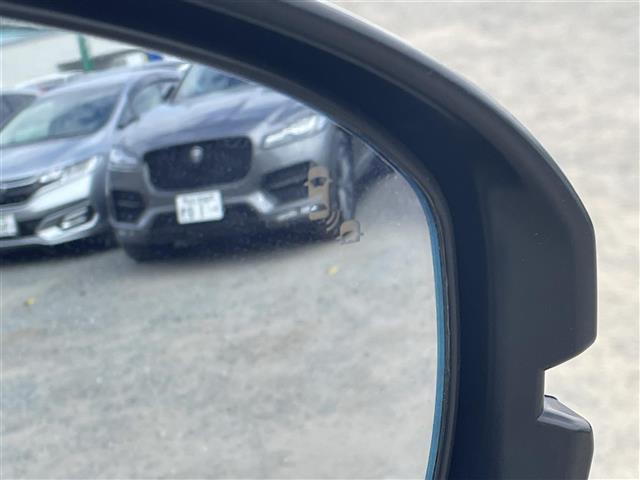 ヴェゼル ｅ：ＨＥＶ　Ｚ　純正９型ディスプレイオーディオ【ナビ・ＢＴ・フルセグＴＶ】　バックカメラ　ホンダセンシング　コーナーセンサー　ＭＴモード付ＡＴ　ブラインドスポット　レーダークルコン　社外ドライブレコーダー前後　シート（14枚目）