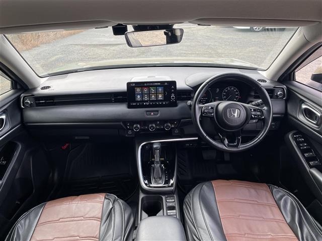 ヴェゼル ｅ：ＨＥＶ　Ｚ　純正９型ディスプレイオーディオ【ナビ・ＢＴ・フルセグＴＶ】　バックカメラ　ホンダセンシング　コーナーセンサー　ＭＴモード付ＡＴ　ブラインドスポット　レーダークルコン　社外ドライブレコーダー前後　シート（22枚目）