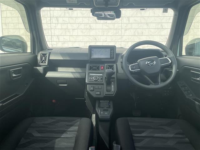 タフト X 社外7型SDナビ(フルセグTV/BT) バックカメラ コーナーセンサー オートホールド 衝突軽減 横滑り防止 スカイフィールトップ 置くだけ充電 ETC オートライト USB 純正フロアマット(2枚目)