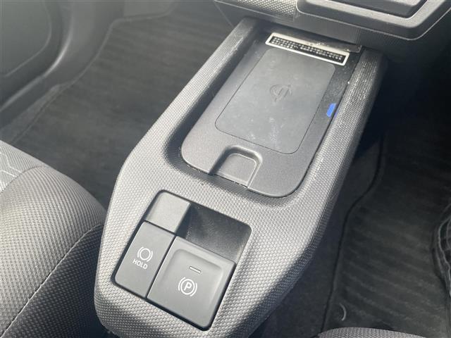 タフト X 社外7型SDナビ(フルセグTV/BT) バックカメラ コーナーセンサー オートホールド 衝突軽減 横滑り防止 スカイフィールトップ 置くだけ充電 ETC オートライト USB 純正フロアマット(6枚目)