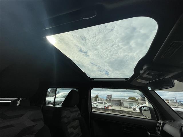 タフト X 社外7型SDナビ(フルセグTV/BT) バックカメラ コーナーセンサー オートホールド 衝突軽減 横滑り防止 スカイフィールトップ 置くだけ充電 ETC オートライト USB 純正フロアマット(7枚目)