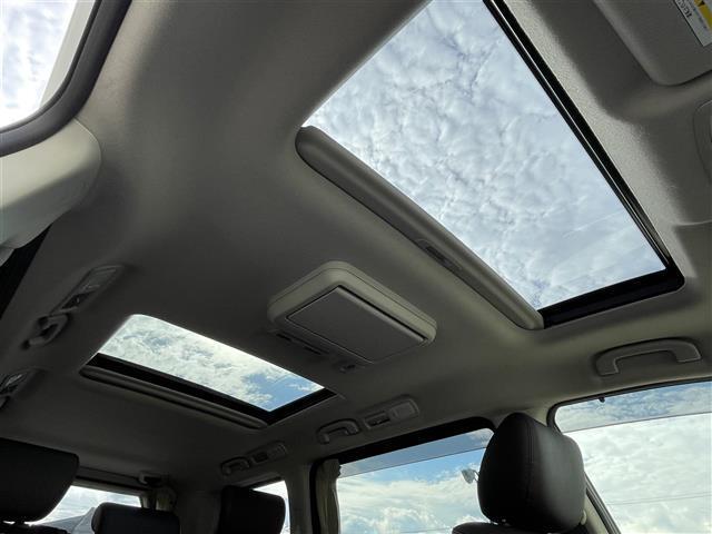 エルグランド ３５０ハイウェイスターアーバンクロム　純正１０型ＳＤナビ（フルセグＴＶ／ＣＤ／ＤＶＤ／ＢＴ）　全方位　コーナーセンサー　ブラインドスポット　Ｗサンルーフ　フリップダウンモニター　クルコン　助手席オットマン　ドラレコ　電動リア　ＥＴＣ（6枚目）