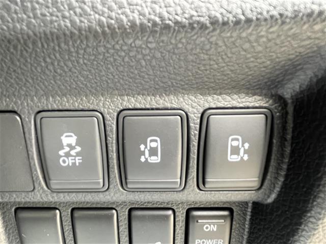 エルグランド ３５０ハイウェイスターアーバンクロム　純正１０型ＳＤナビ（フルセグＴＶ／ＣＤ／ＤＶＤ／ＢＴ）　全方位　コーナーセンサー　ブラインドスポット　Ｗサンルーフ　フリップダウンモニター　クルコン　助手席オットマン　ドラレコ　電動リア　ＥＴＣ（9枚目）