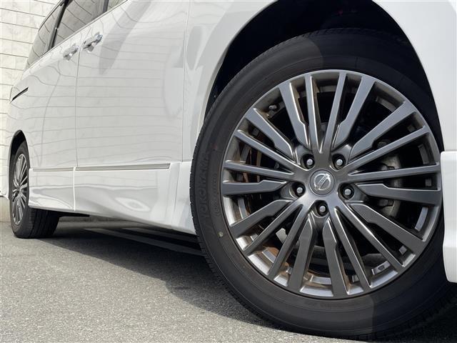 エルグランド ３５０ハイウェイスターアーバンクロム　純正１０型ＳＤナビ（フルセグＴＶ／ＣＤ／ＤＶＤ／ＢＴ）　全方位　コーナーセンサー　ブラインドスポット　Ｗサンルーフ　フリップダウンモニター　クルコン　助手席オットマン　ドラレコ　電動リア　ＥＴＣ（17枚目）