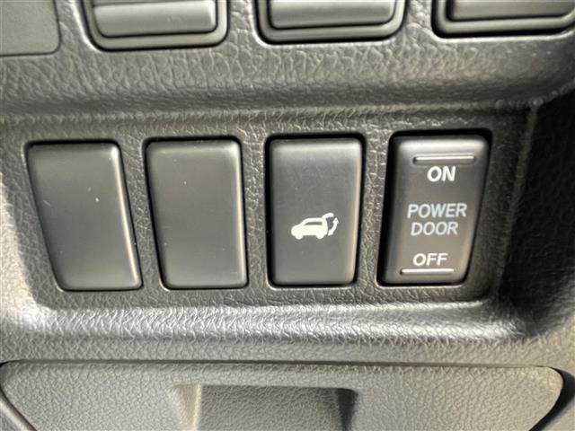 エルグランド ３５０ハイウェイスターアーバンクロム　純正１０型ＳＤナビ（フルセグＴＶ／ＣＤ／ＤＶＤ／ＢＴ）　全方位　コーナーセンサー　ブラインドスポット　Ｗサンルーフ　フリップダウンモニター　クルコン　助手席オットマン　ドラレコ　電動リア　ＥＴＣ（22枚目）