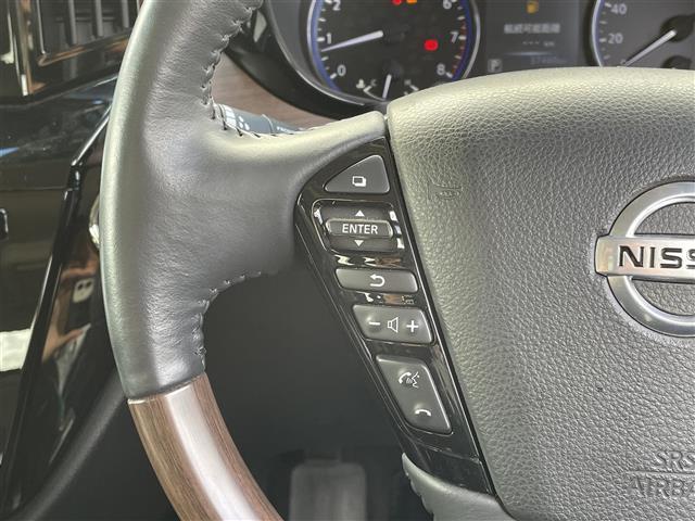 エルグランド ３５０ハイウェイスターアーバンクロム　純正１０型ＳＤナビ（フルセグＴＶ／ＣＤ／ＤＶＤ／ＢＴ）　全方位　コーナーセンサー　ブラインドスポット　Ｗサンルーフ　フリップダウンモニター　クルコン　助手席オットマン　ドラレコ　電動リア　ＥＴＣ（26枚目）