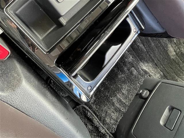 エルグランド ３５０ハイウェイスターアーバンクロム　純正１０型ＳＤナビ（フルセグＴＶ／ＣＤ／ＤＶＤ／ＢＴ）　全方位　コーナーセンサー　ブラインドスポット　Ｗサンルーフ　フリップダウンモニター　クルコン　助手席オットマン　ドラレコ　電動リア　ＥＴＣ（27枚目）