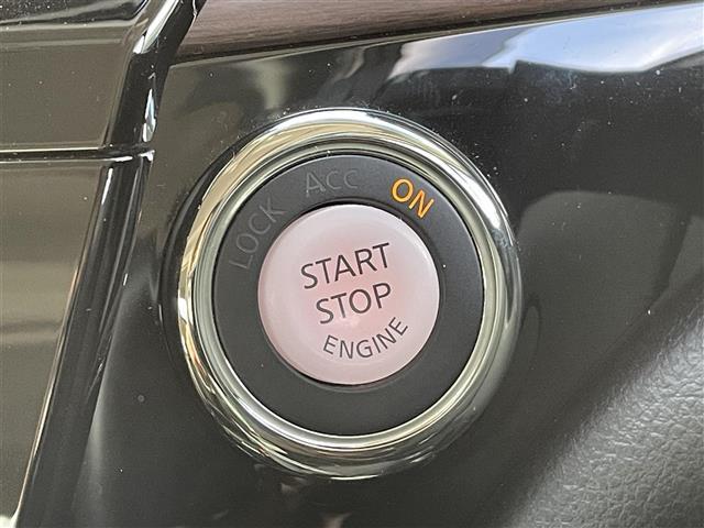 エルグランド ３５０ハイウェイスターアーバンクロム　純正１０型ＳＤナビ（フルセグＴＶ／ＣＤ／ＤＶＤ／ＢＴ）　全方位　コーナーセンサー　ブラインドスポット　Ｗサンルーフ　フリップダウンモニター　クルコン　助手席オットマン　ドラレコ　電動リア　ＥＴＣ（30枚目）