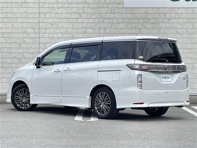 エルグランド ３５０ハイウェイスターアーバンクロム　純正１０型ＳＤナビ（フルセグＴＶ／ＣＤ／ＤＶＤ／ＢＴ）　全方位　コーナーセンサー　ブラインドスポット　Ｗサンルーフ　フリップダウンモニター　クルコン　助手席オットマン　ドラレコ　電動リア　ＥＴＣ（32枚目）