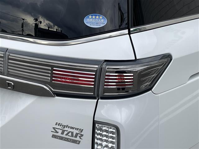 エルグランド ３５０ハイウェイスターアーバンクロム　純正１０型ＳＤナビ（フルセグＴＶ／ＣＤ／ＤＶＤ／ＢＴ）　全方位　コーナーセンサー　ブラインドスポット　Ｗサンルーフ　フリップダウンモニター　クルコン　助手席オットマン　ドラレコ　電動リア　ＥＴＣ（41枚目）