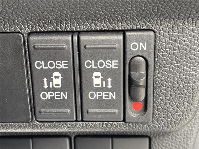 フリードハイブリッド ハイブリッド・Ｇホンダセンシング　純正７型ＳＤナビ（フルセグＴＶ／ＣＤ／ＤＶＤ／ＢＴ）バックカメラ　ホンダセンシング　コーナーセンサー（後方）　両側パワスラ　レーダークルコン　前後ドラレコ　ＥＴＣ　シートヒーター純正ＬＥＤヘッドライト（7枚目）